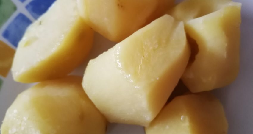 Dlaczego warto jeść zimne ziemniaki (i inne produkty skrobiowe)? - ZdrowieJem.pl